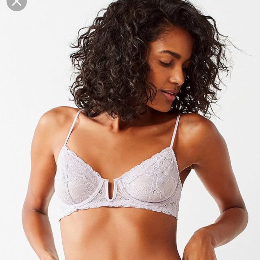 Lace underwire bra (never worn, still has tag)